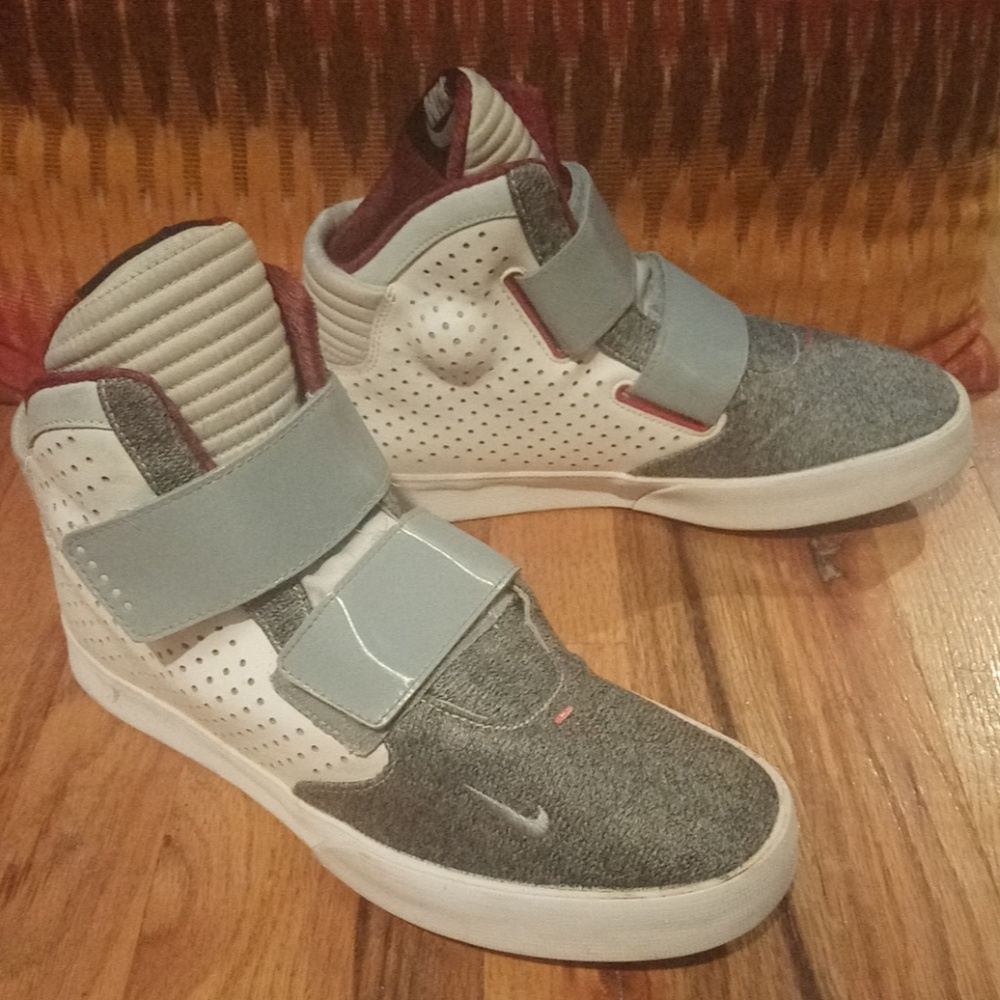 Men's NIKE FLY KNIT Mid Sneaker Sz 10.5